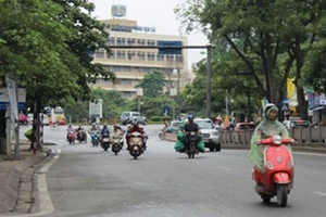 Đêm nay, miền Bắc có mưa rào, chấm dứt nắng nóng