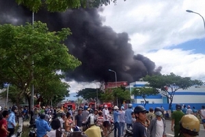 Đà Nẵng: Cháy nổ lớn tại kho chứa sơn