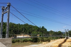 Xây cầu dân sinh tiền tỷ để phục vụ cho hai hộ dân?