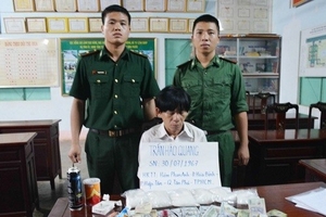 Bắt vụ vận chuyển ma túy đá cực lớn