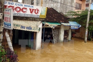 Quảng Ninh: Nước lũ ngập đến tầng hai nhà dân, 3 mẹ con tử vong