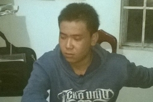 Cướp điện thoại rồi ném xuống sông chạy thoát thân