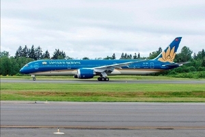 Vietnam Airlines phải giãn tiến độ đầu tư, cân đối tiền để trả nợ