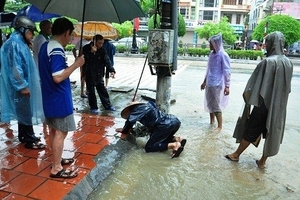 Quảng Ninh: Mưa lũ lớn nhất trong 40 năm qua, ít nhất 13 người thiệt mạng
