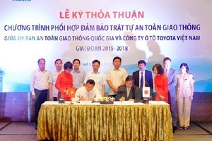Toyota Vietnam ký thỏa thuận phối hợp an toàn giao thông 2015-2018