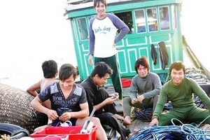 Nghề lặn bắt hải sâm: Nhanh giàu nhưng dễ… mất mạng