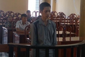 Quản lý tiệm internet bị đâm vì cản bấm bàn phím