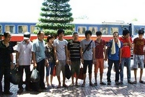 Thanh Hóa: Bắt, vận động đầu thú và dẫn giải 16 đối tượng truy nã