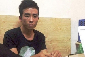 Bắt kẻ chuyên “ăn hàng” trên phố