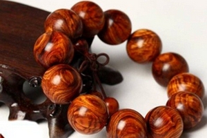 "Vòng tránh tà" hàng chục triệu có giúp bạn "qua" tháng cô hồn?