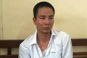 Bắt khẩn cấp tài xế taxi “điên” tông cảnh sát