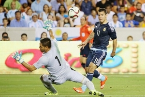 Messi, Aguero lập cú đúp, Argentina đè bẹp Bolivia 7-0