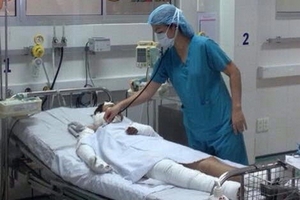 Bộ trưởng Y tế cứu bé gái bị mẹ đốt qua phản ánh facebook