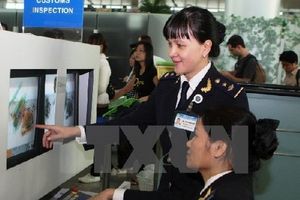 Phát hiện khách mang hành lý xách tay chứa chất bột nghi thuốc nổ