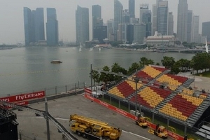 Khói mù dày đặc đe dọa chặng đua Singapore Grand Prix 2015