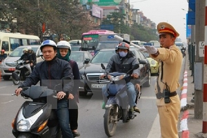 Xử lý nghiêm vụ xe biển xanh đi vào đường cấm và bỏ chạy