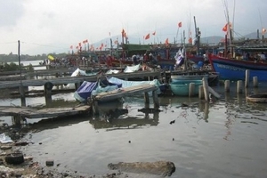 Quảng Bình: Cứu được 3 thuyền viên gặp nạn do bão