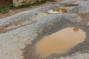 Đường mới nghiệm thu đã xuống cấp nghiêm trọng