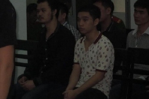 Bạn gái không chịu về nhà, nam sinh bị phạt tù