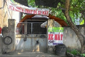 Bé trai trong bụng mẹ được cứu sống thần kỳ