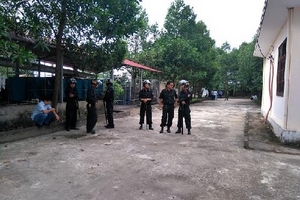 Bị điều tra về tội hiếp dâm trẻ em, ông già treo cổ tự tử