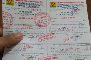 Xăng tăng giá, doanh nghiệp vận tải kẻ khóc người cười