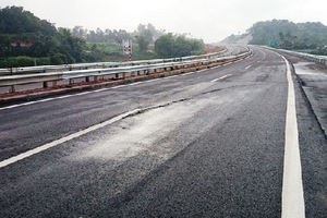 Hạn chót ngày 30/10 sửa vết hằn lún tuyến cao tốc dài nhất Việt Nam