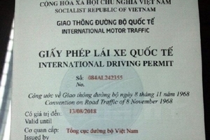 Đề nghị mức tạm thu cấp bằng lái xe quốc tế 135.000 đồng