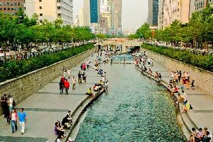 Lung linh lễ hội đèn lồng suối Cheonggyecheon