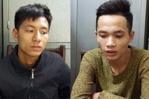 Hai thanh niên 6 lần giật dây chuyền vàng ở Hà Nội