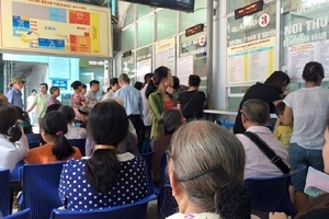 Cẩn trọng với bệnh đau mắt đỏ khi thời tiết chuyển mùa