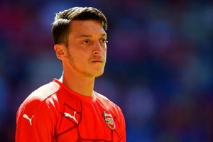 Mesut Oezil trở nên hoàn thiện nhờ nỗ lực không biết mệt mỏi