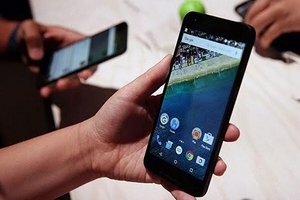 OnePlus X hay Google Nexus 5X đáng mua hơn