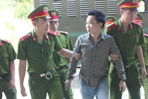 Giọt nước mắt muộn màng của kẻ sát nhân máu lạnh Trần Xuân Vinh