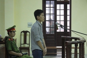 Nam sinh lớp 11 hàng chục lần cưỡng bức con gái người tình của cha