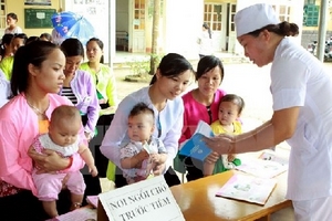 Hà Nội: Vắcxin Pentaxim chỉ đáp ứng được 60% nhu cầu