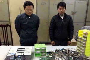 Bắt khẩn cấp kẻ cung cấp chíp gian lận cho cây xăng 436 Trần Khát Chân