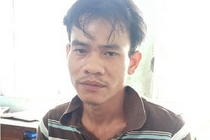 Tiền Giang: Mua xăng về tự đốt nhà