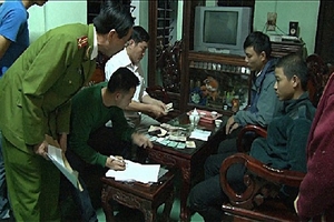 Tóm gọn băng cướp “hành nghề” bằng mô tô phân khối lớn