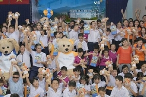 Ngân hàng dành hàng nghìn phần quà cho các hộ nghèo đón Tết