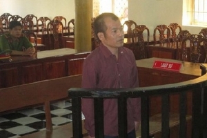 Lãnh án 6 năm tù vì lưu hành tiền giả