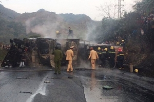 Nhanh chóng khắc phục hậu quả vụ TNGT thảm khốc tại Hòa Bình