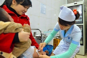 Ngày mai tiếp tục đăng ký trực tuyến tiêm vắc xin Pentaxim