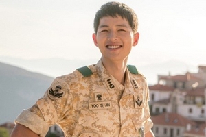 Song Joong Ki tiết lộ từng hẹn hò với hai cô gái cao hơn mình