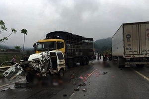 Đi mời đám cưới con, hai vợ chồng bị xe đâm nguy kịch