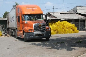 “Loạn” thu phí ở chợ trái cây Long Trung