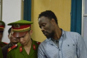 Gã tây đen và chiêu trò lừa đảo