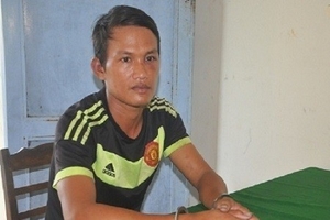 Nửa đêm gọi cửa nhờ đưa đò rồi cưỡng hiếp vợ chủ đò