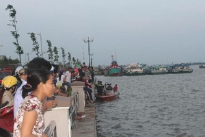 Tìm thi thể cô giáo nhảy cầu Rạch Miễu tự tử