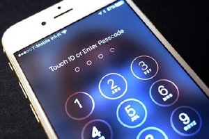 FBI làm Apple lo lắng vì tìm được người mở khóa iPhone